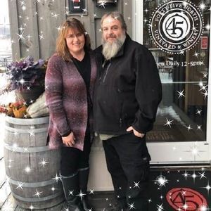 Meet your Posher, Lorie